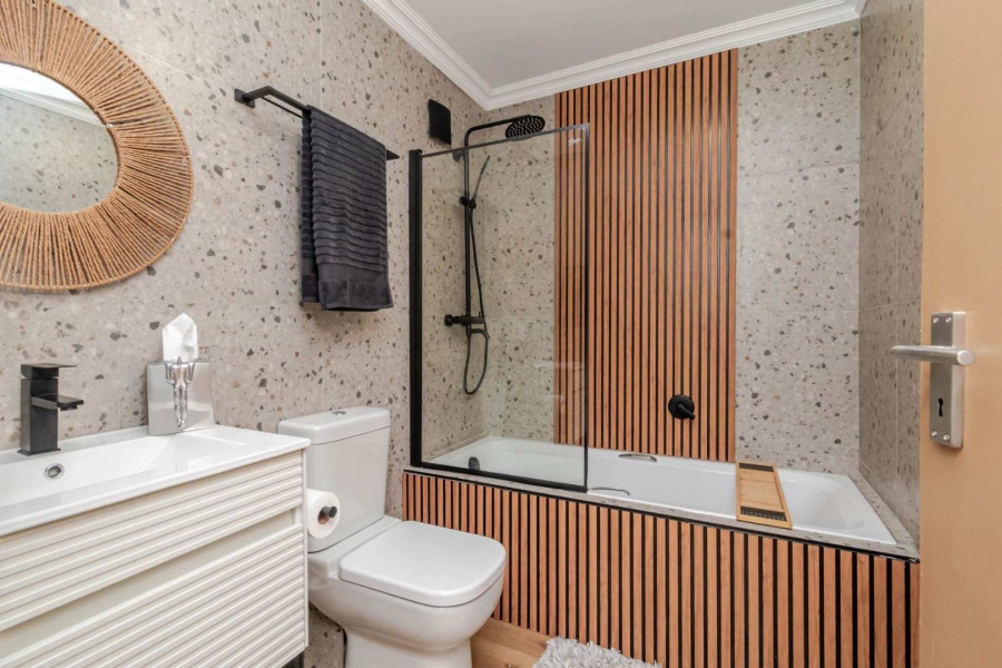 2 Bedroom Property for Sale in Bloubergstrand Western Cape